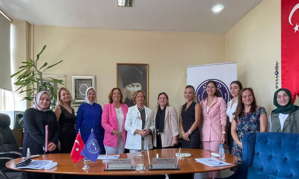 Ak Parti İstanbul Milletvekili TBMM Dilekçe Komisyonu Başkanı Sayın Belma SATIR'ın Derneğimize Ziyareti